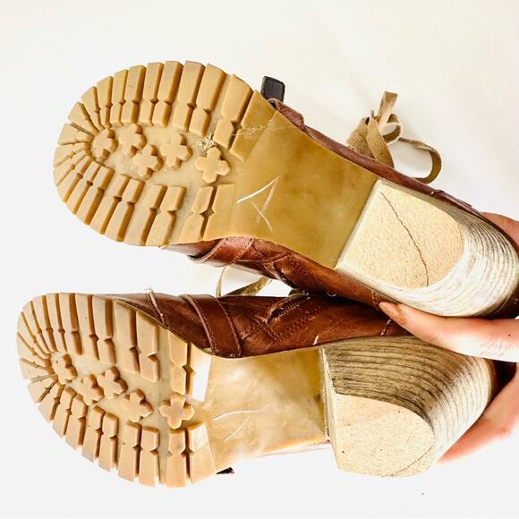 ANTHROPOLOGIE Brown Tan Lace Up Combat Booties Ankle Boot Buckle Zipper Heels 9 - Picture 10 of 16